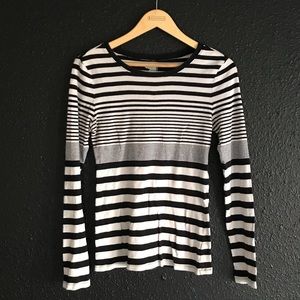 Old Navy women’s long sleeve shirt